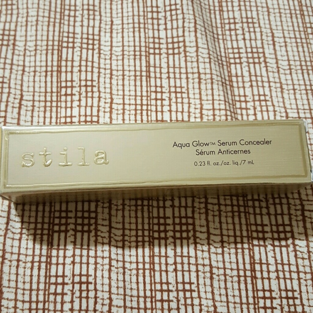 Stila aqua glow serum concealer